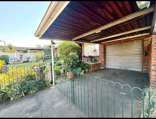 2 BEDROOM TOWNHOUSE FOR SALE IN SCOTTSVILLE EXT